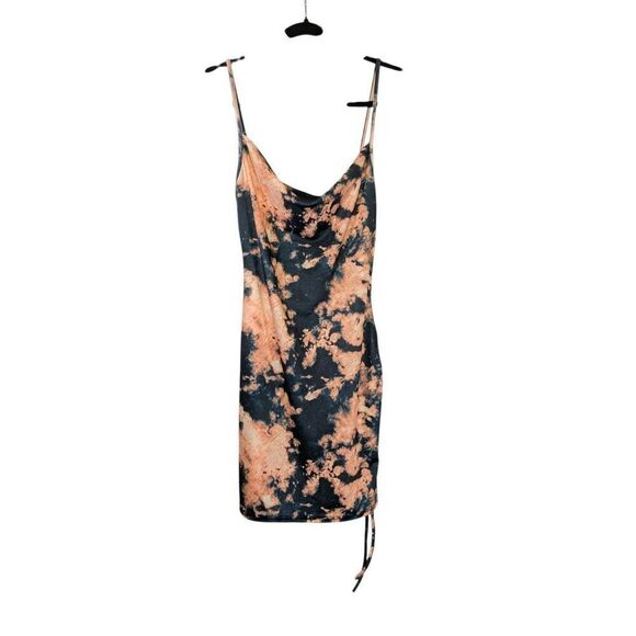 NWT Pretty Little Thing Orange Tie Dye Ruched Short Women's 10 - Picture 1 of 7